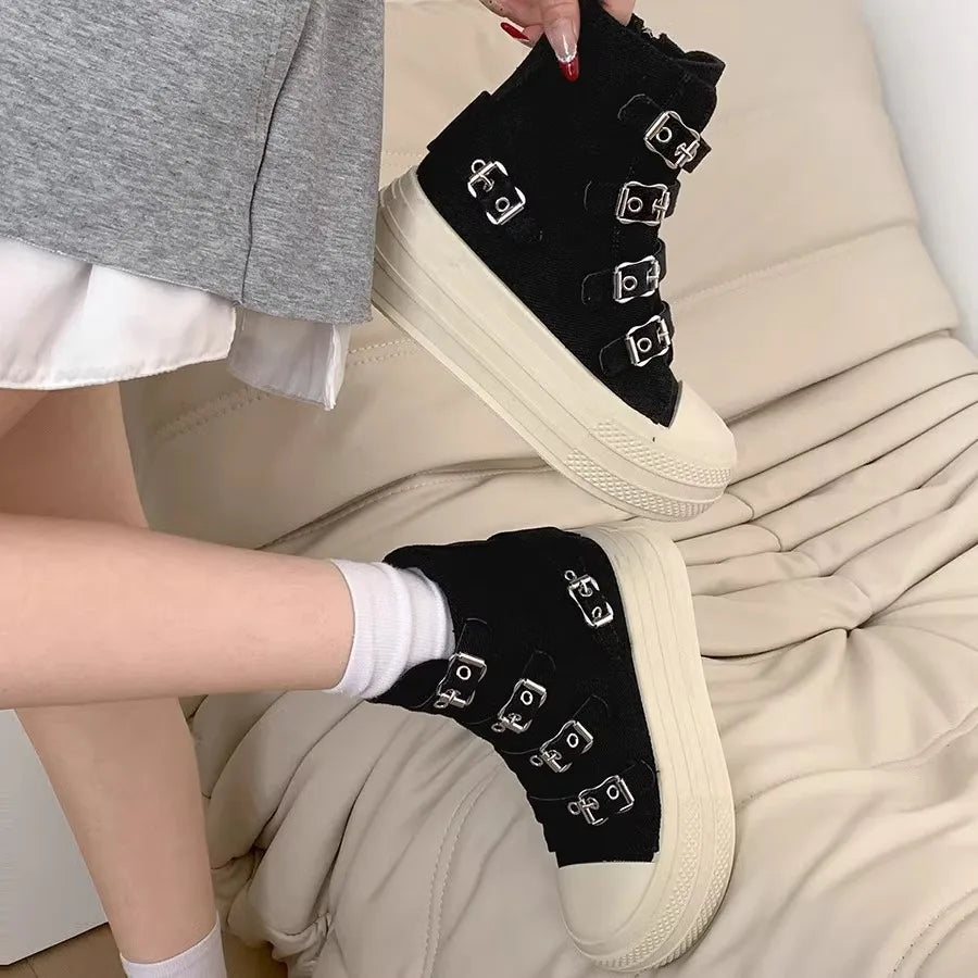 Buckle Strap Zip Simplicity