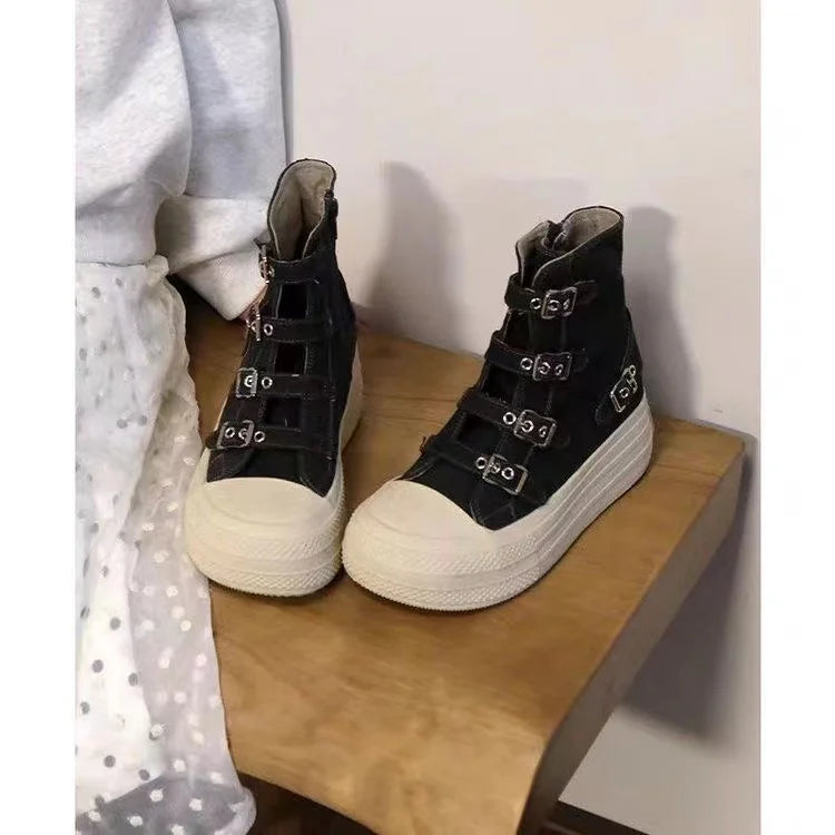 Buckle Strap Zip Simplicity